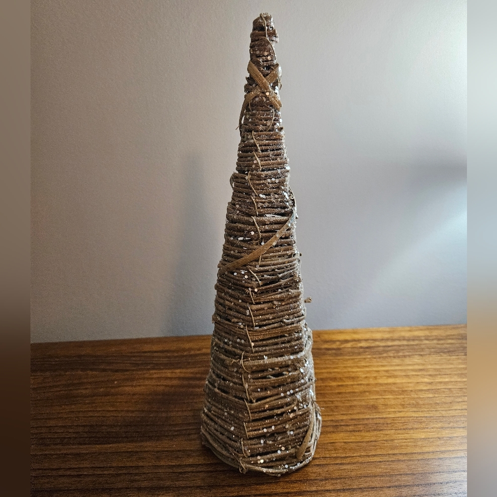 Grapevine cone Christmas tree